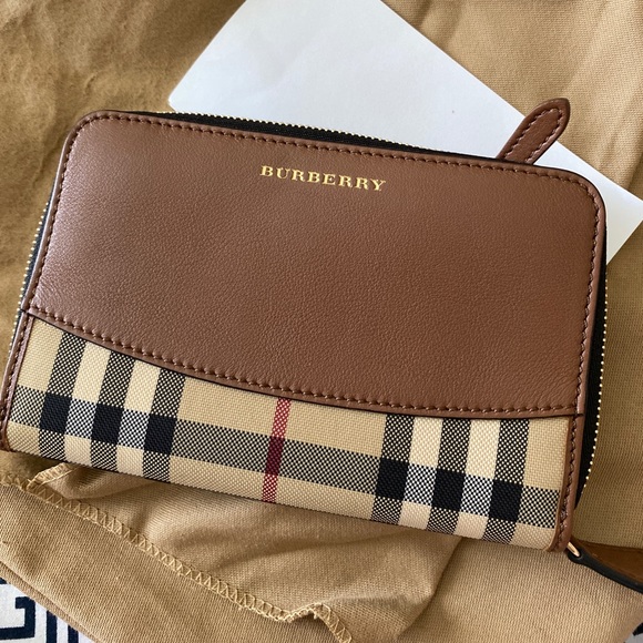 Burberry Handbags - Burberry wallet horseferry check marston medium